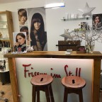Ladengeschäfte: Friseur im Stall in Hengen