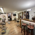 Ladengeschäfte: Friseur im Stall in Hengen